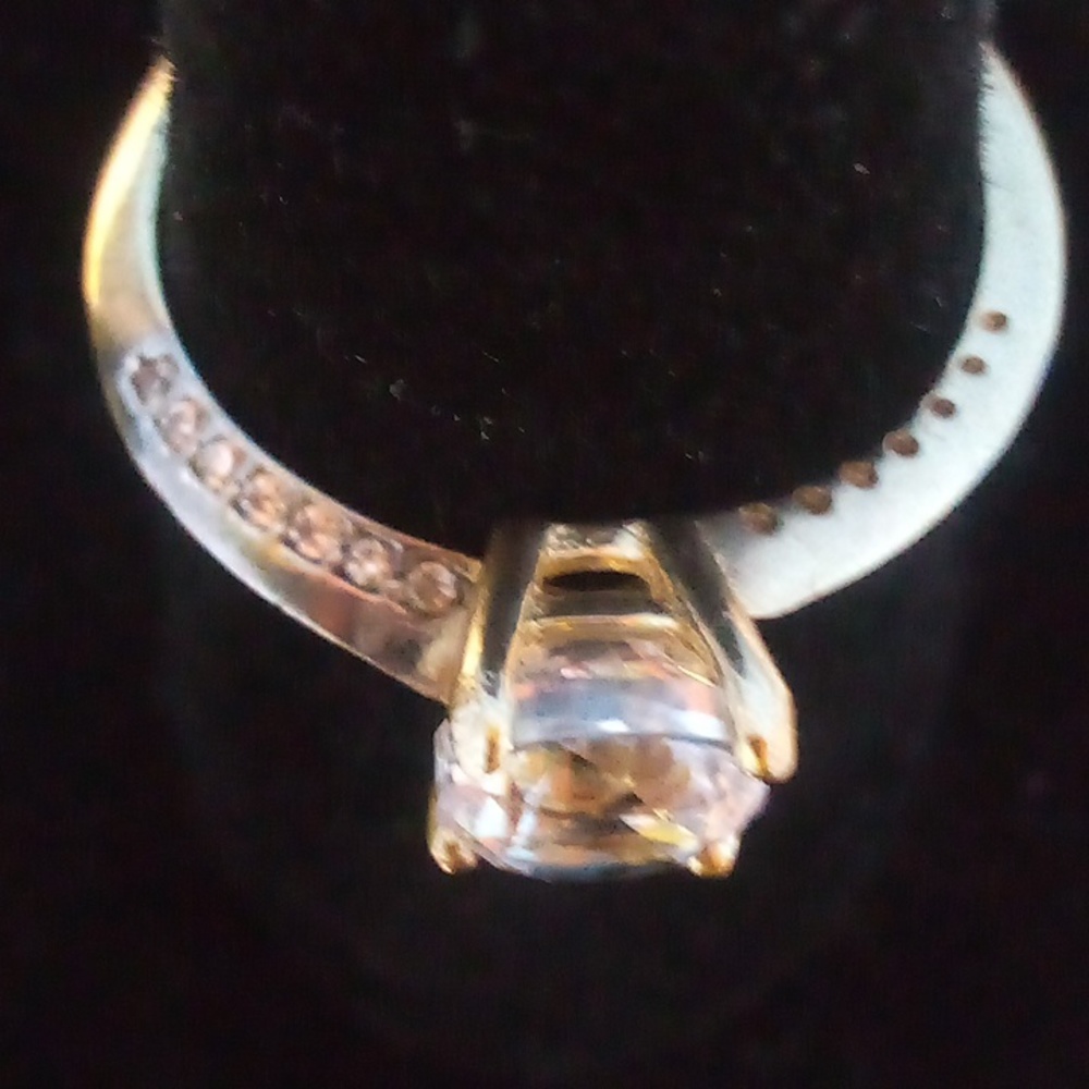 Ring - Picture 2 of 4
